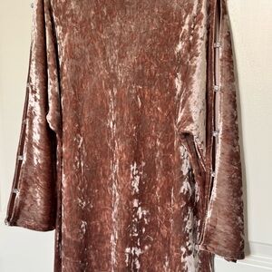 Cable & Gauge Velvet Brown Top